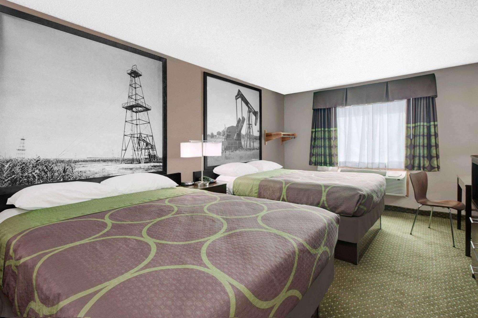 Super 8 By Wyndham Bedford Dfw Airport West Motel Exterior photo